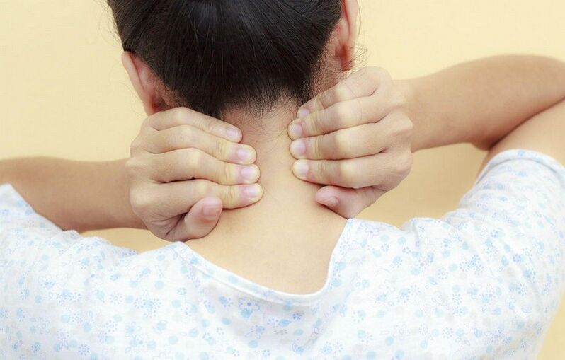 massaggio al collo per il dolore