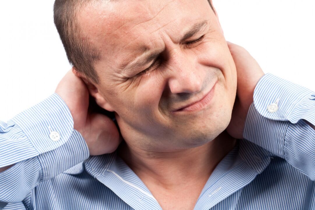dolore al collo in un uomo con osteocondrosi